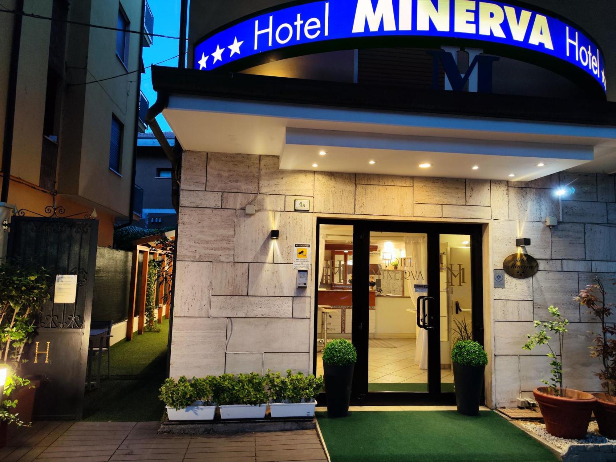 米纳瓦酒店 酒店 拉文纳